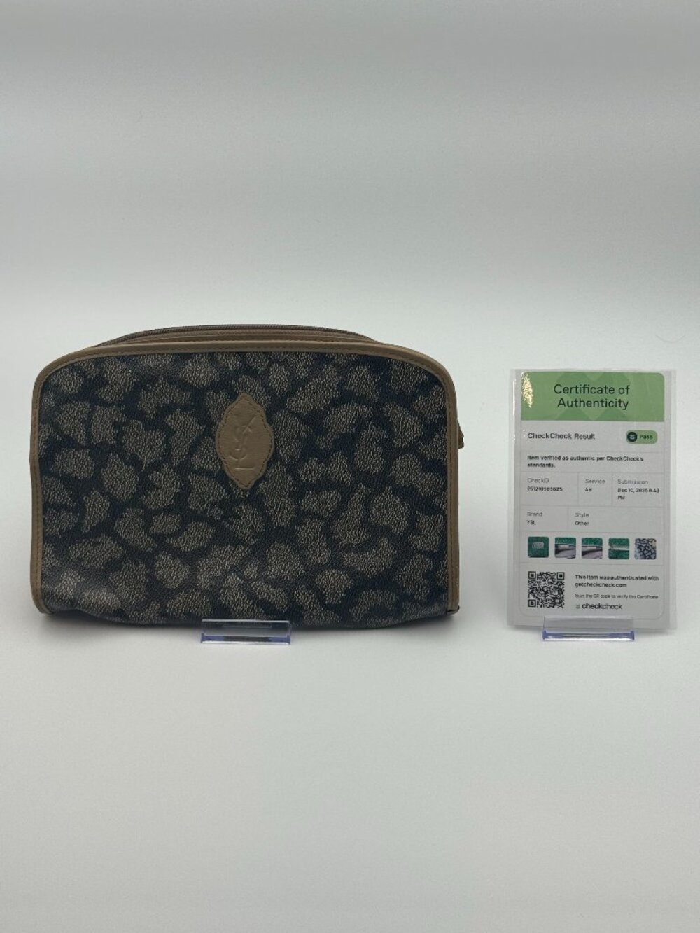 YSL Yves Saint Laurent Giraffe Print Zip Clutch with COA - Picture 3 of 7